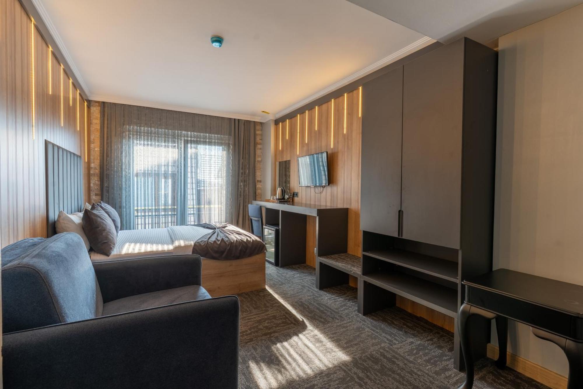 Otel Fengo & 3*